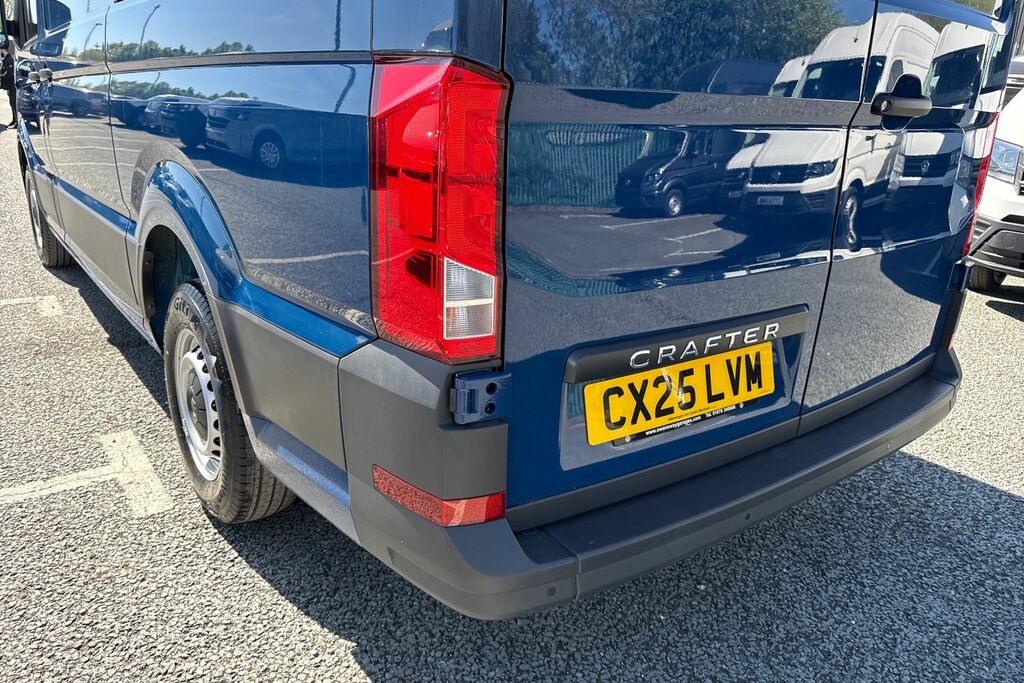 Volkswagen Crafter 2.0 Tdi Cr35 Commerce Fwd Mwb High Roof Euro 6 S CX25LVM Blue #6