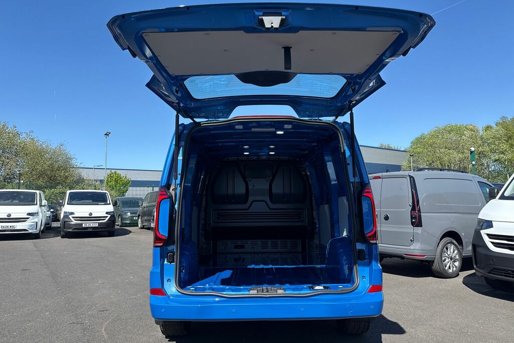 Volkswagen Transporter 2.0 Tdi 150 Commerce Pro Van DA26BXU Blue #6