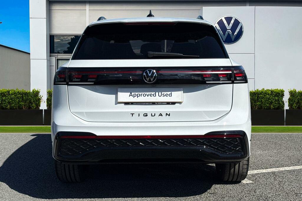 Volkswagen Tiguan 2.0 Tsi 265 4Motion Black Edition Dsg Folding DA25UGR White #4