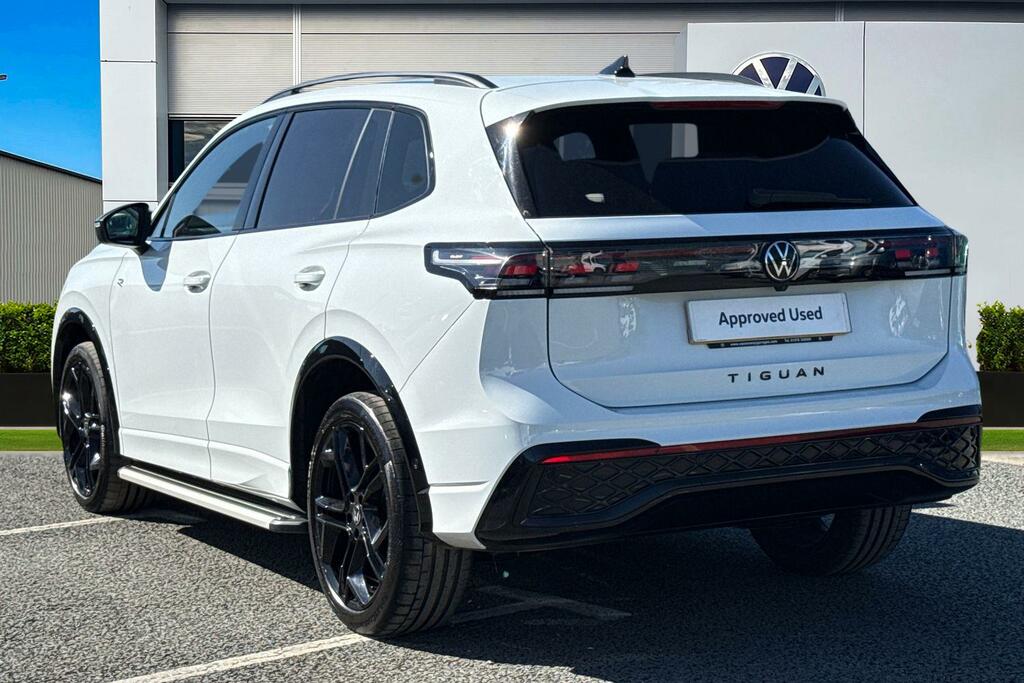 Volkswagen Tiguan 2.0 Tsi 265 4Motion Black Edition Dsg Folding DA25UGR White #2