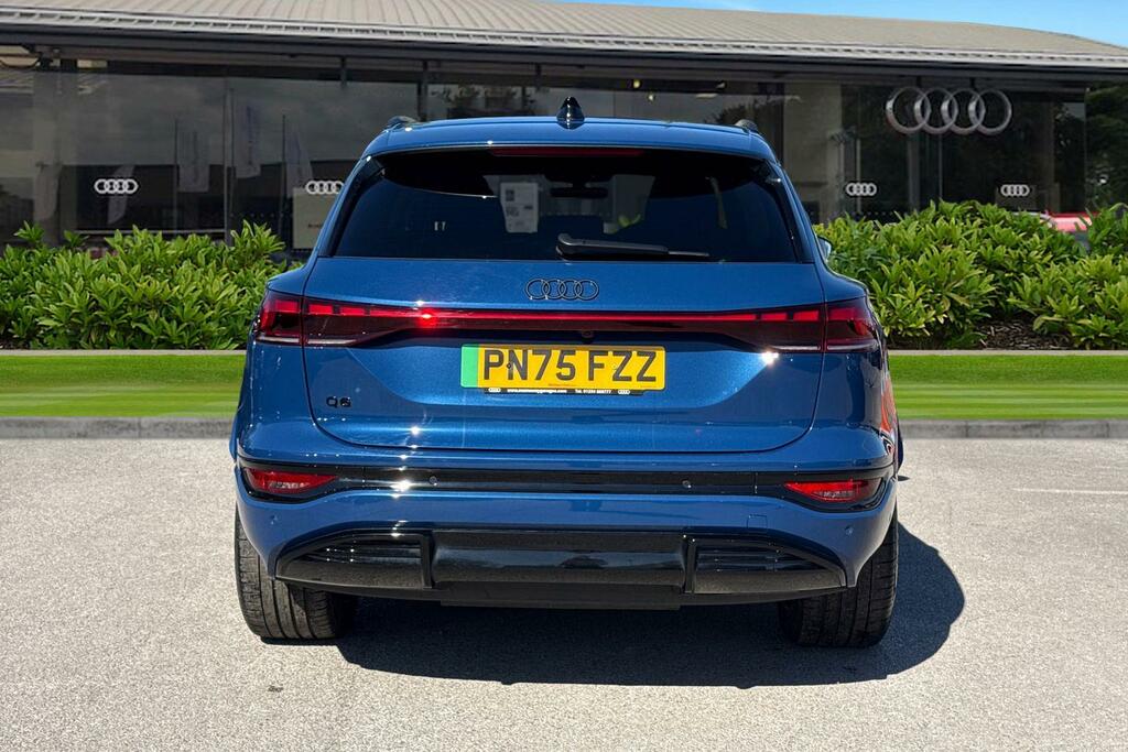 Audi Q6 E-Tron Q6 Suv Edition 1 E-tron Performance 225,00 Kw PN75FZZ Blue #4