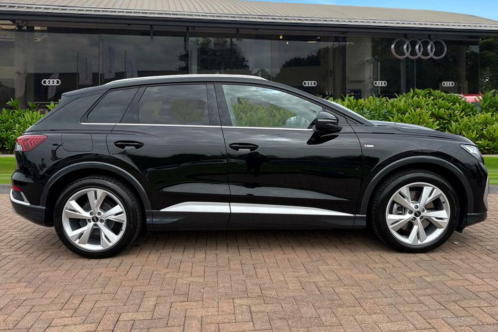 Audi Q4 E Tron Q4 S Line 40 E-tron 150,00 Kw HF75OMS Black #3