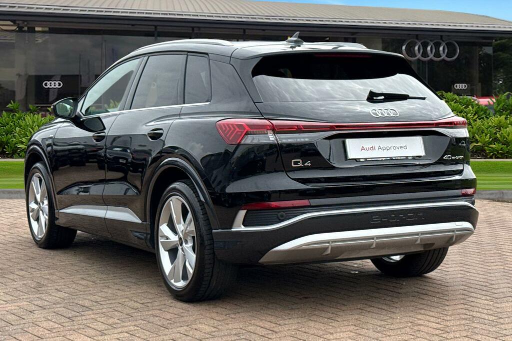 Audi Q4 E Tron Q4 S Line 40 E-tron 150,00 Kw HF75OMS Black #2