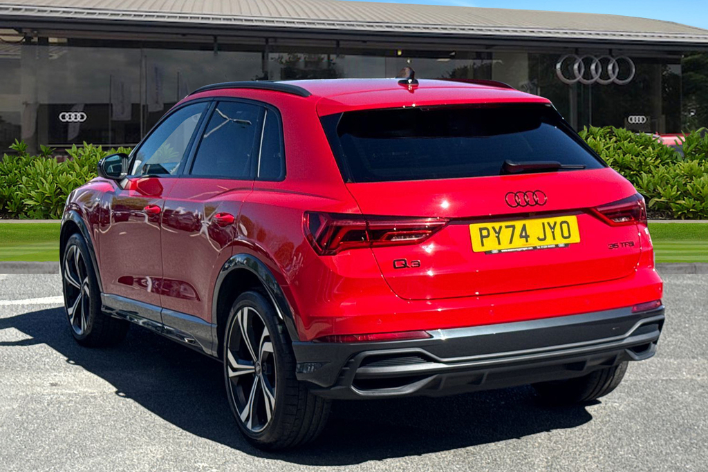 Audi Q3 Black Edition 35 Tfsi 150 Ps S Tronic PY74JYO Red #2