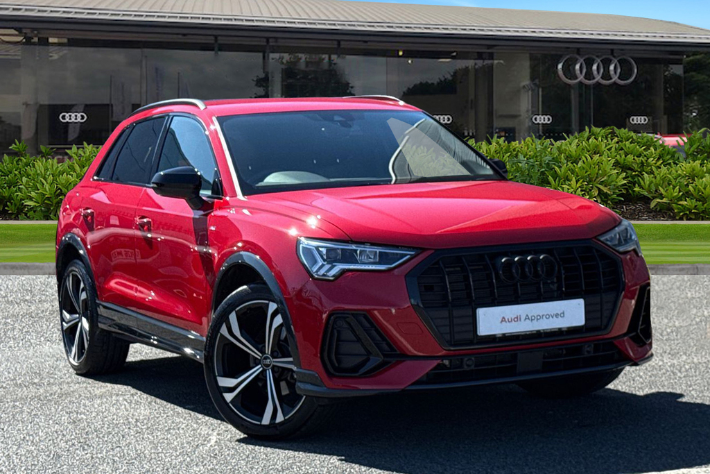 Audi Q3 Black Edition 35 Tfsi 150 Ps S Tronic Red
