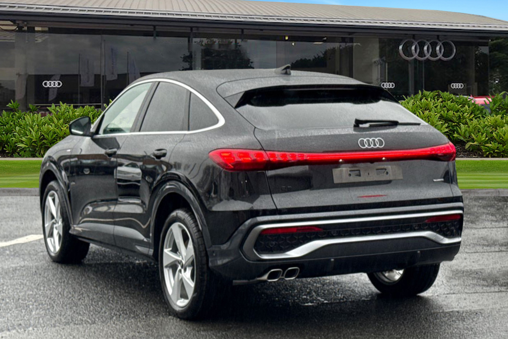 Audi Q5 S Line Tdi Quattro 204 Ps S Tronic PX26KAJ Black #2
