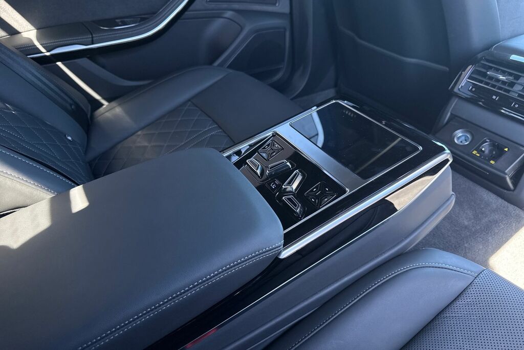 Audi A8 Black Edition Tfsi 571 Ps Tiptronic Black #37