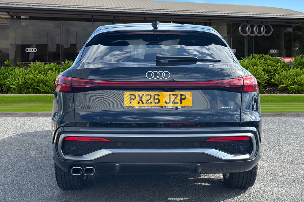 Audi Q5 S Line Tdi Quattro 204 Ps S Tronic PX26JZP Black #4