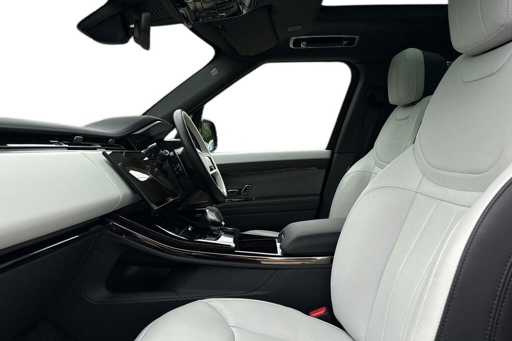 Land Rover Range Rover Sport 3.0 D300 Dynamic Se KT74YUW Black #3