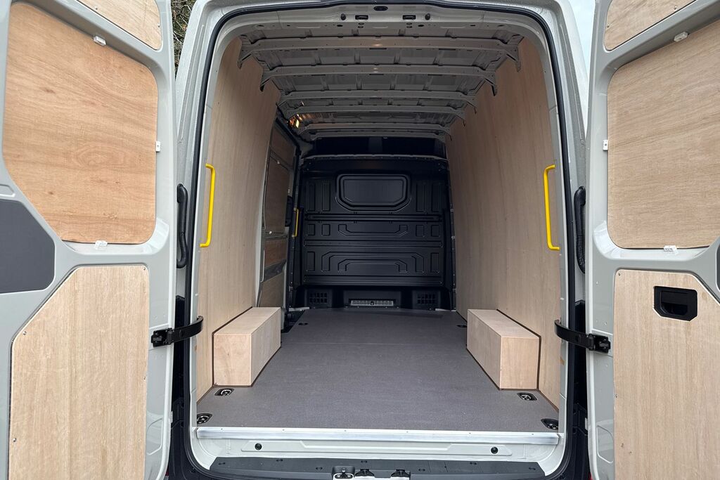 Volkswagen Crafter Cr35 Panel Van Commerce Plus Mwb 177 Ps 2.0 Tdi 8S Grey #6