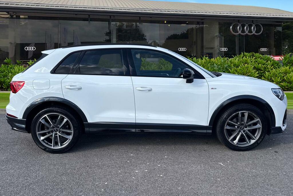 Audi Q3 Black Edition 35 Tfsi 150 Ps 6-Speed SK21ENM White #3