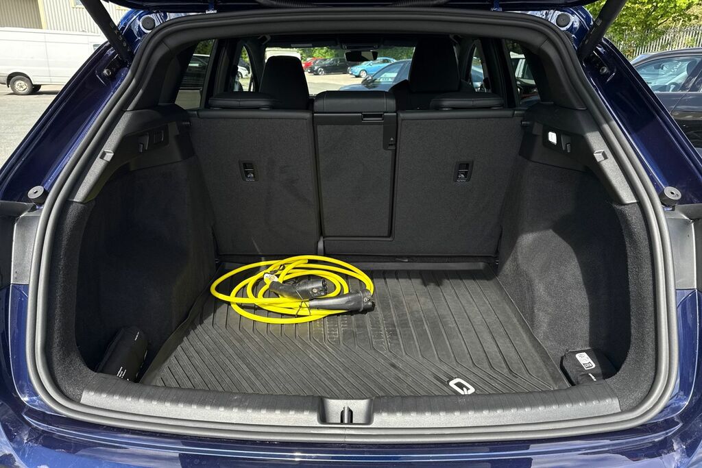 Audi Q4 E Tron Q4 Black Edition 45 E-tron 210,00 Kw PK26HZB Blue #6