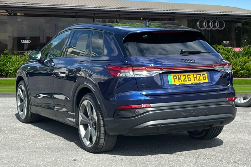 Audi Q4 E Tron Q4 Black Edition 45 E-tron 210,00 Kw PK26HZB Blue #2
