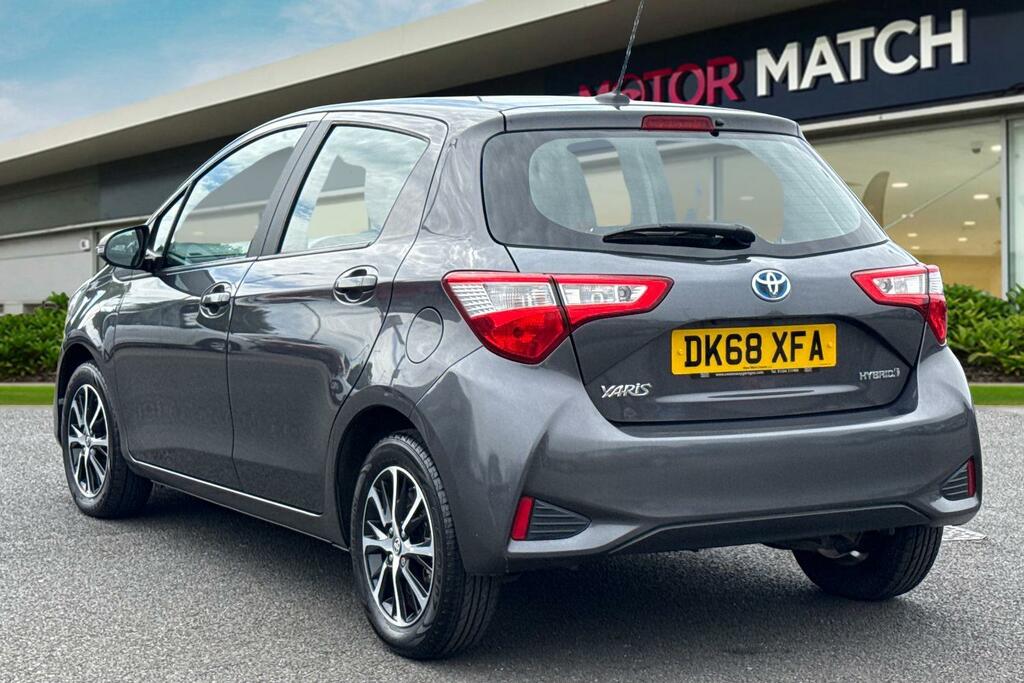 Toyota Yaris 1.5 Vvt-h Icon Tech E-cvt Euro 6 Ss DK68XFA Grey #2