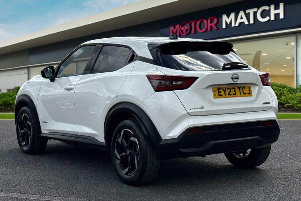 Nissan Juke 1.6 N-connecta Euro 6 EY23TCJ White #2