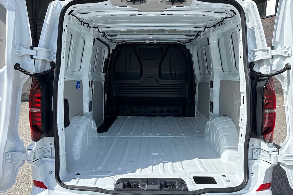 Volkswagen E-Transporter 100Kw 65Kwh Commerce Plus Van KR26FZB White #6