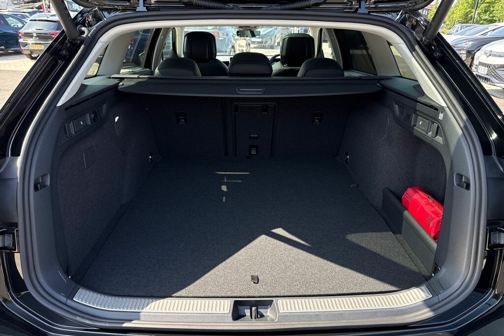 Volkswagen Passat 1.5 Tsi Ehybrid Elegance Dsg Black #6