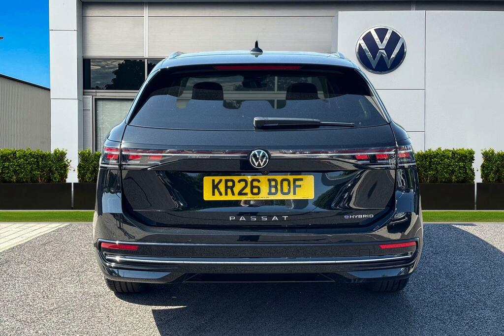 Volkswagen Passat 1.5 Tsi Ehybrid Elegance Dsg Black #4