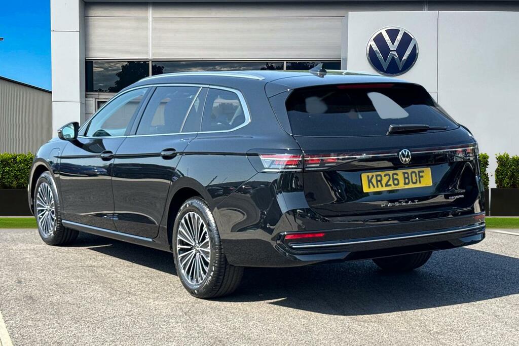 Volkswagen Passat 1.5 Tsi Ehybrid Elegance Dsg Black #2