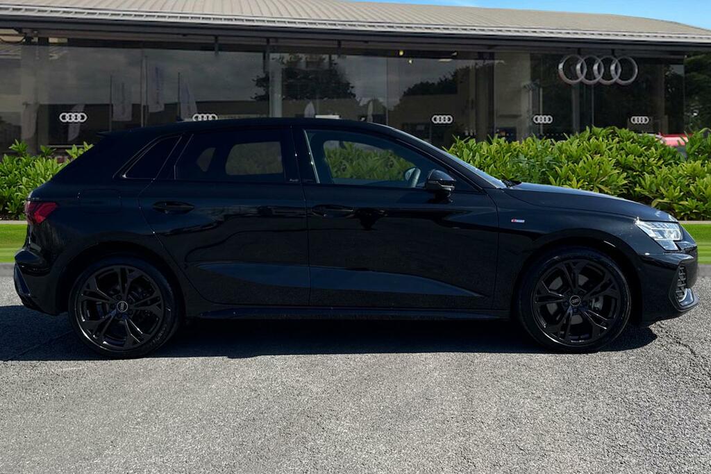 Audi A3 Sportback Black Edition Tfsi E 204 Ps S Tronic LS75CZA Black #3