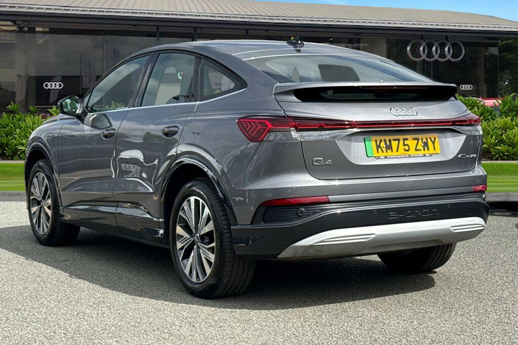 Audi Q4 E Tron Q4 Sportback Sport 45 E-tron 210,00 Kw KM75ZWY Grey #2