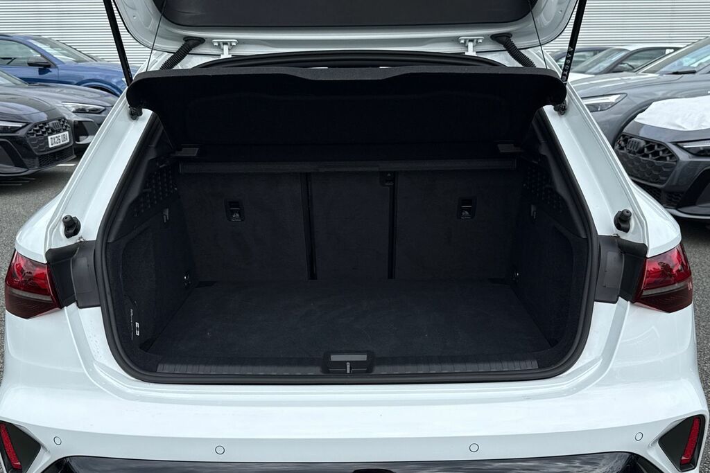 Audi A3 S Line Tfsi 116 Ps S Tronic KM75CYZ White #6