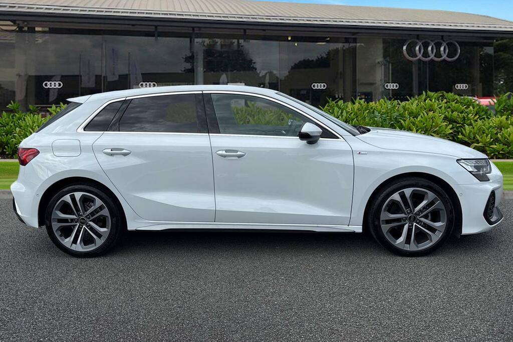 Audi A3 S Line Tfsi 116 Ps S Tronic KM75CYZ White #3