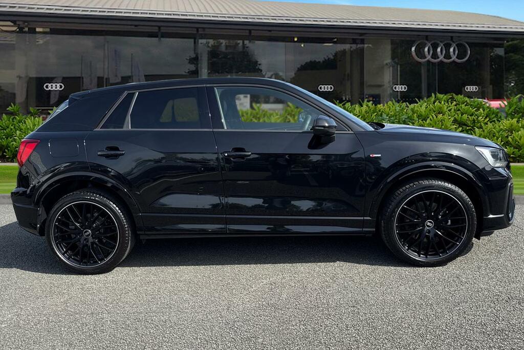 Audi Q2 Black Edition 35 Tfsi 150 Ps S Tronic KM75XHB Black #3