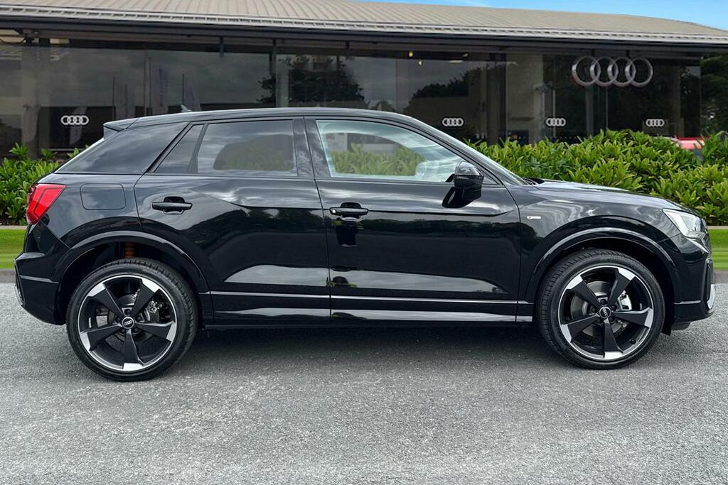 Audi Q2 Black Edition 35 Tfsi 150 Ps S Tronic PK26XNM Black #3