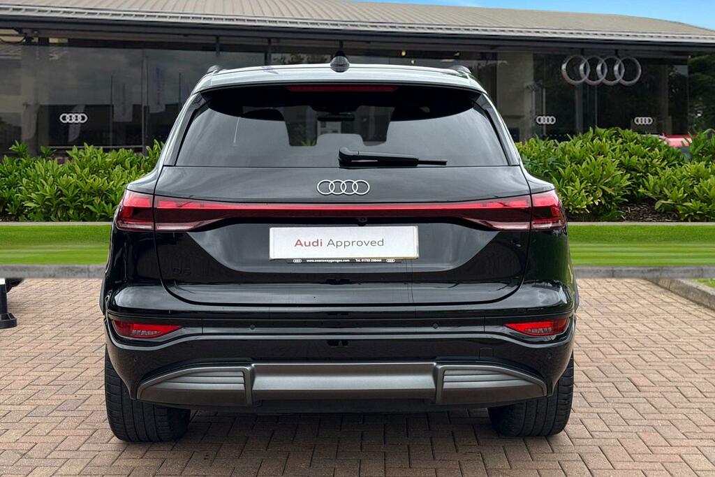 Audi Q6 E-Tron Q6 Suv S Line E-tron 185,00 Kw BT75YZE Black #4