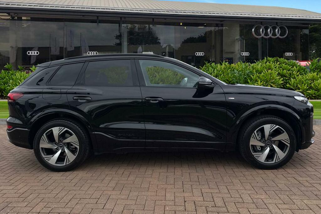Audi Q6 E-Tron Q6 Suv S Line E-tron 185,00 Kw BT75YZE Black #3