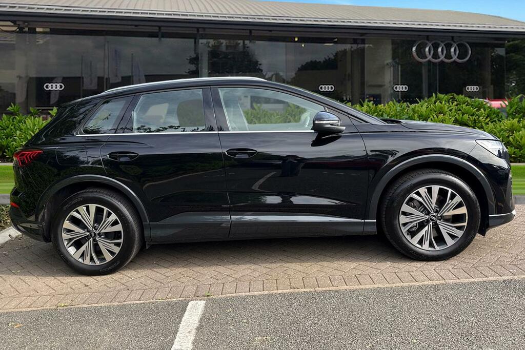 Audi Q4 E Tron Q4 Sport 45 E-tron 210,00 Kw KR75WCF Black #3