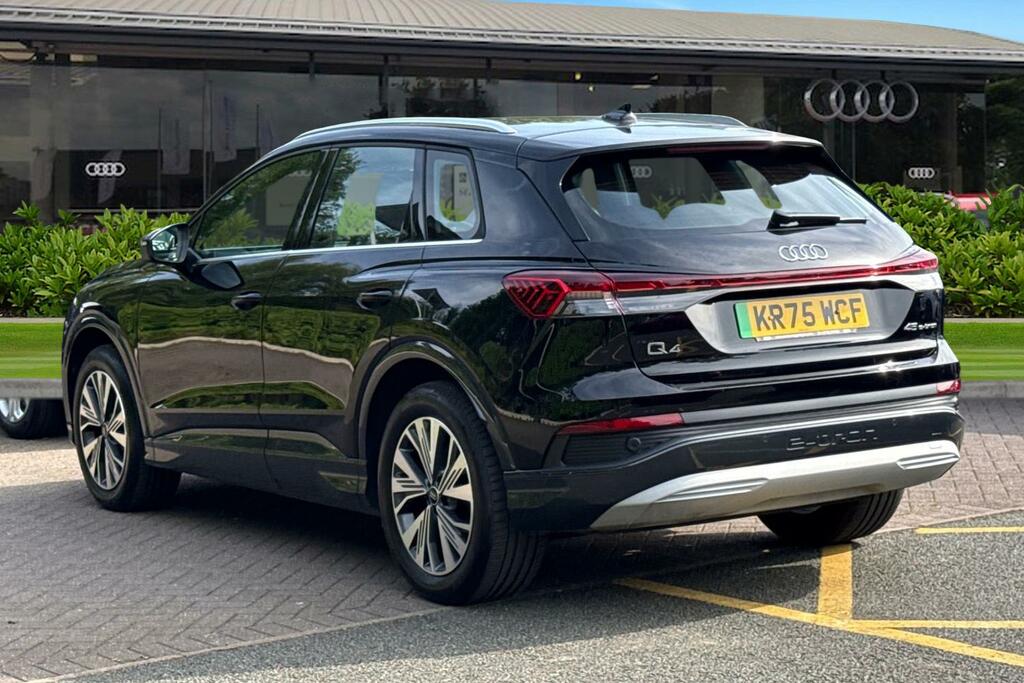 Audi Q4 E Tron Q4 Sport 45 E-tron 210,00 Kw KR75WCF Black #2