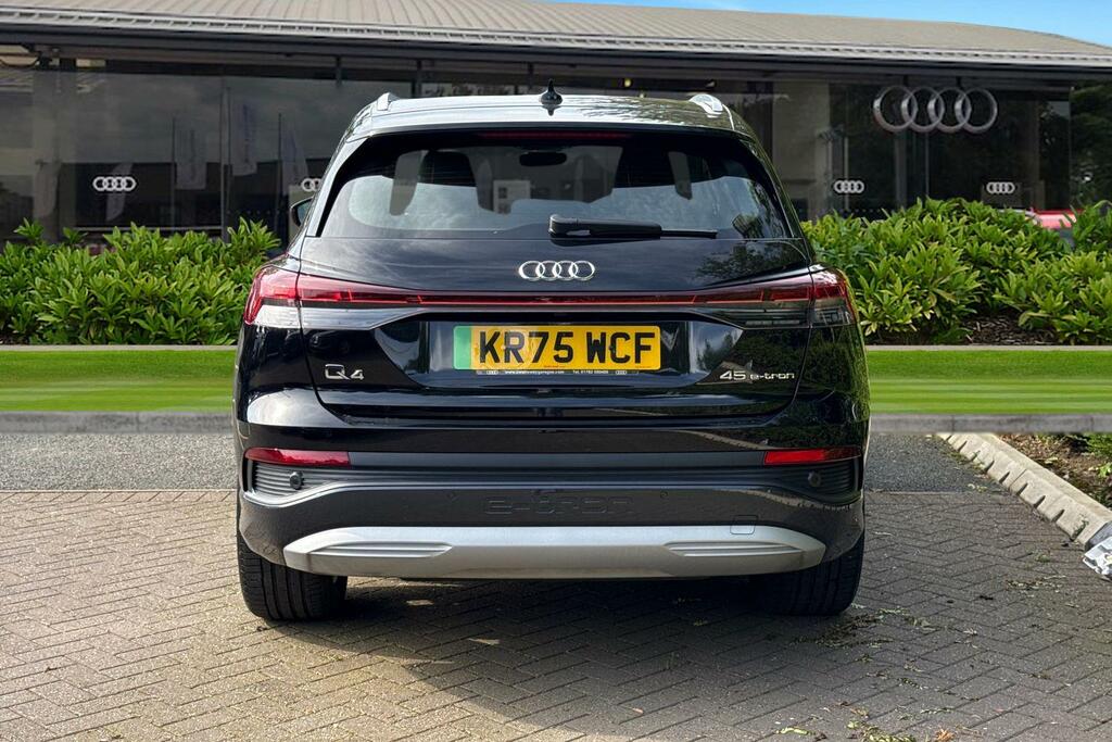 Audi Q4 E Tron Q4 Sport 45 E-tron 210,00 Kw KR75WCF Black #4