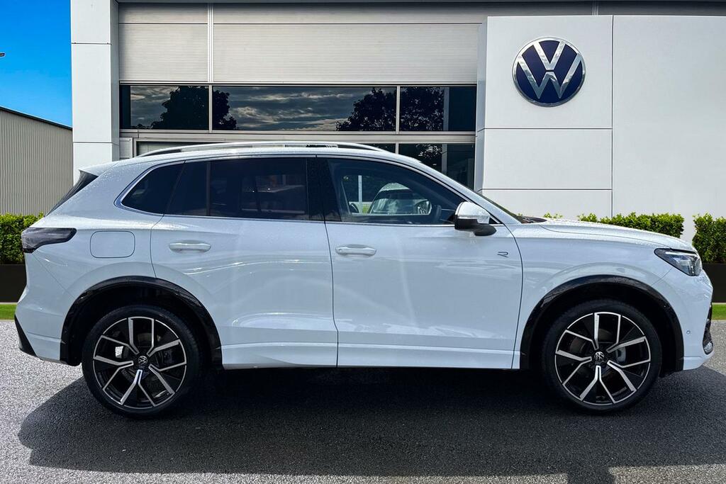 Volkswagen Tiguan 1.5 Etsi 150 R-line Dsg Rear View Camera Syst DA75CUX White #3