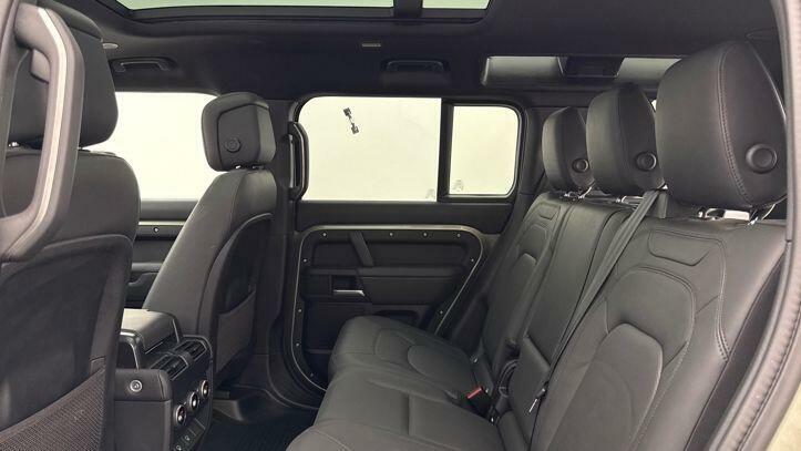 Land Rover Defender 110 3.0 D350 X-dynamic Hse KT74XPC Green #4