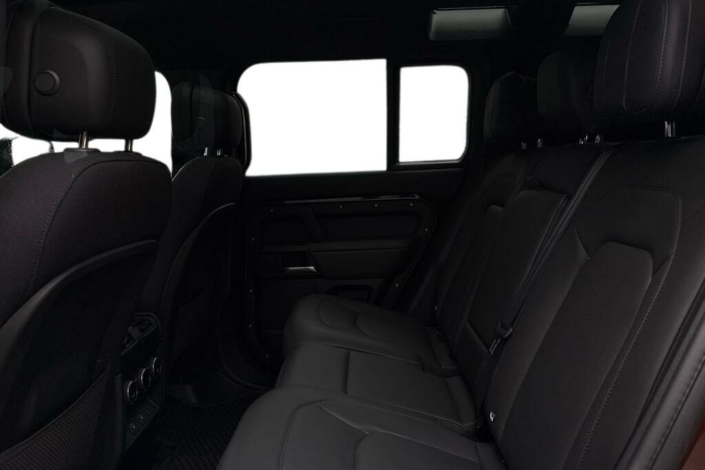 Land Rover Defender 110 2.0 P300e Sedona Edition Red #4