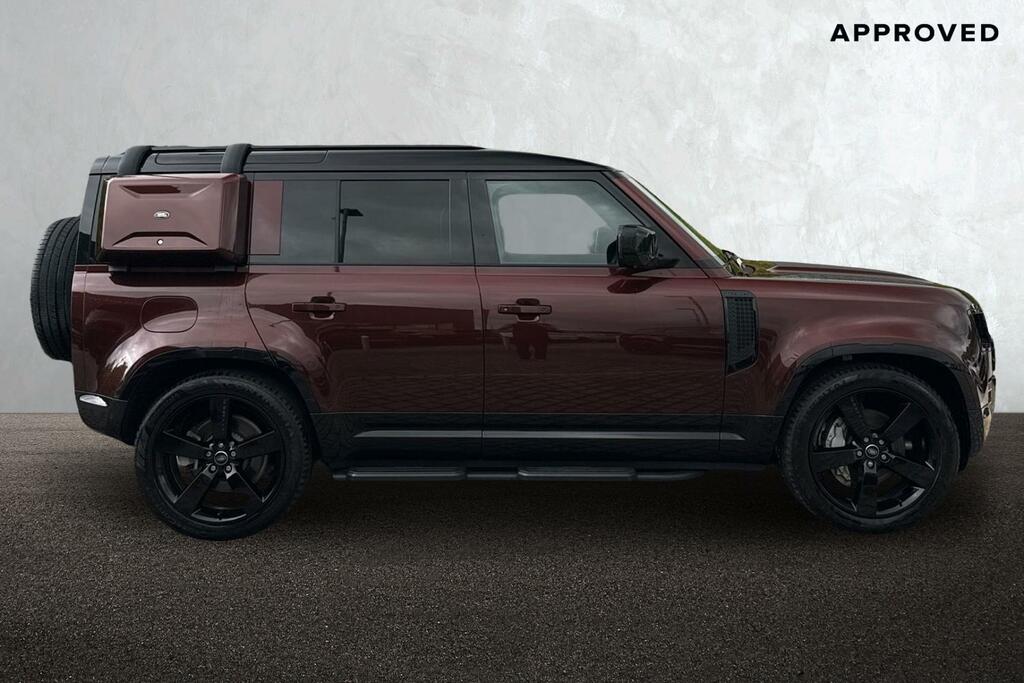 Land Rover Defender 110 2.0 P300e Sedona Edition Red #5