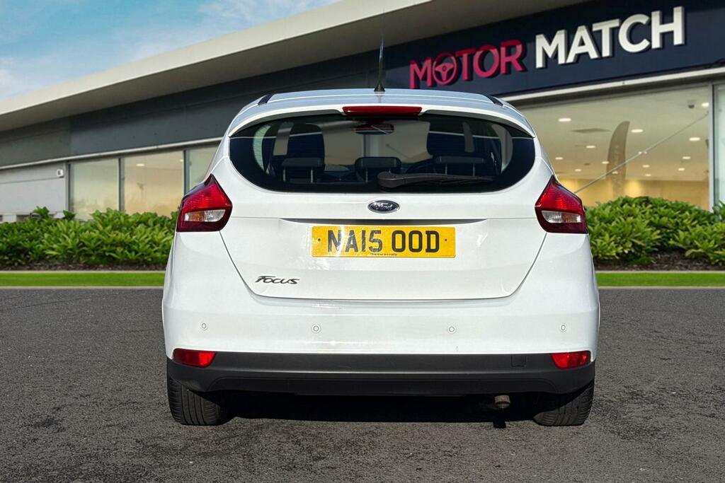 Ford Focus 1.6 Zetec Powershift Euro 6 NA15OOD White #4
