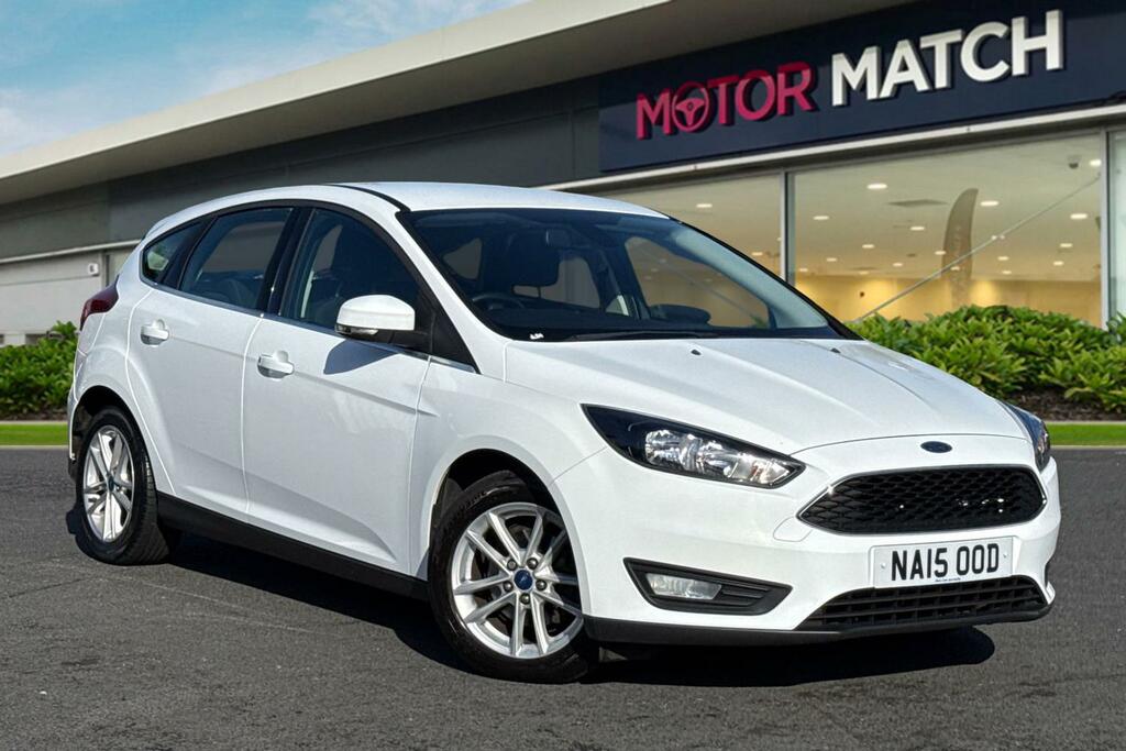 Ford Focus 1.6 Zetec Powershift Euro 6 White