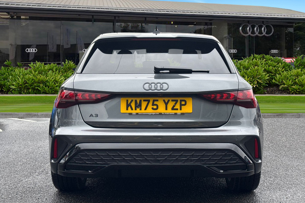 Audi A3 Black Edition Tfsi 150 Ps S Tronic KM75YZP Grey #4