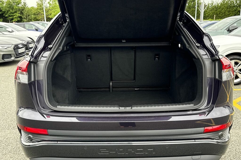 Audi Q4 E Tron Q4 Sportback Black Edition 45 E-tron Quattro 210,0 KR75YRP Purple #6