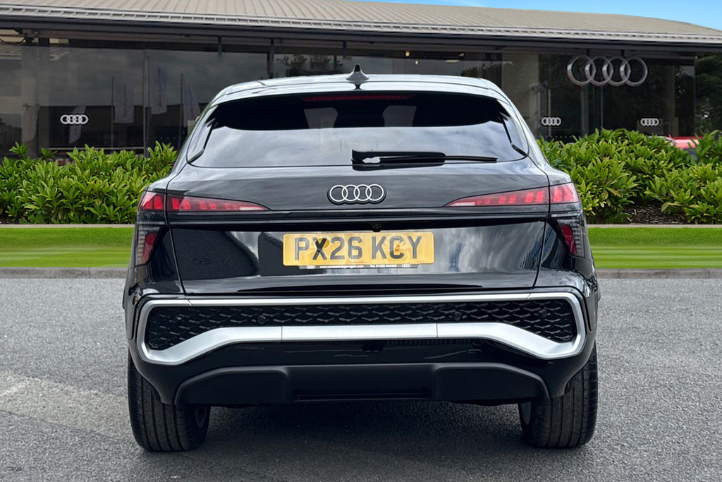 Audi Q3 S Line Tfsi 150 Ps S Tronic PX26KCY Black #4
