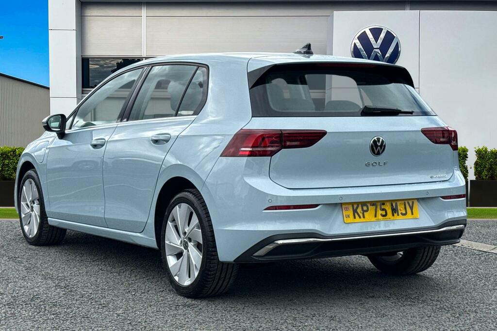 Volkswagen Golf 1.5 Tsi 204 Style Ehybrid Dsg KP75MJY Blue #2