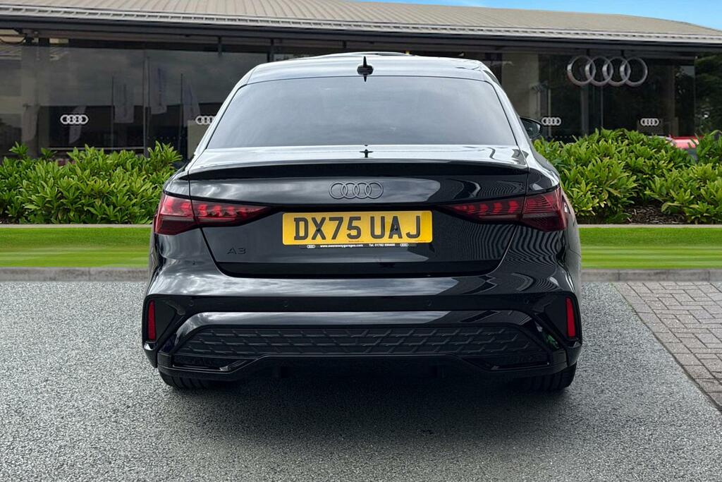 Audi A3 Black Edition 35 Tfsi 150 Ps S Tronic DX75UAJ Black #4