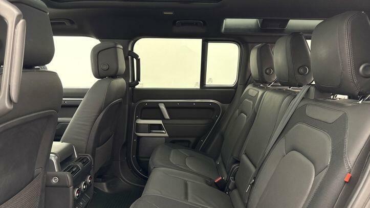 Land Rover Defender 110 3.0 D300 X-dynamic Hse KO24HYZ Grey #4