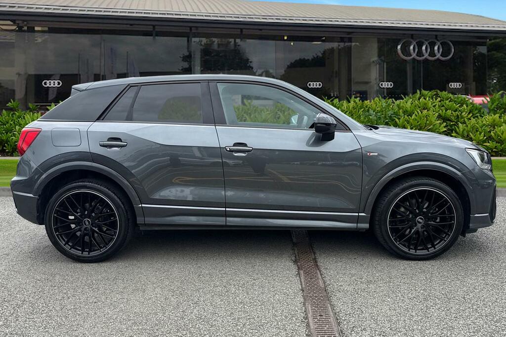 Audi Q2 Black Edition 35 Tfsi 150 Ps S Tronic BJ75GKA Grey #3