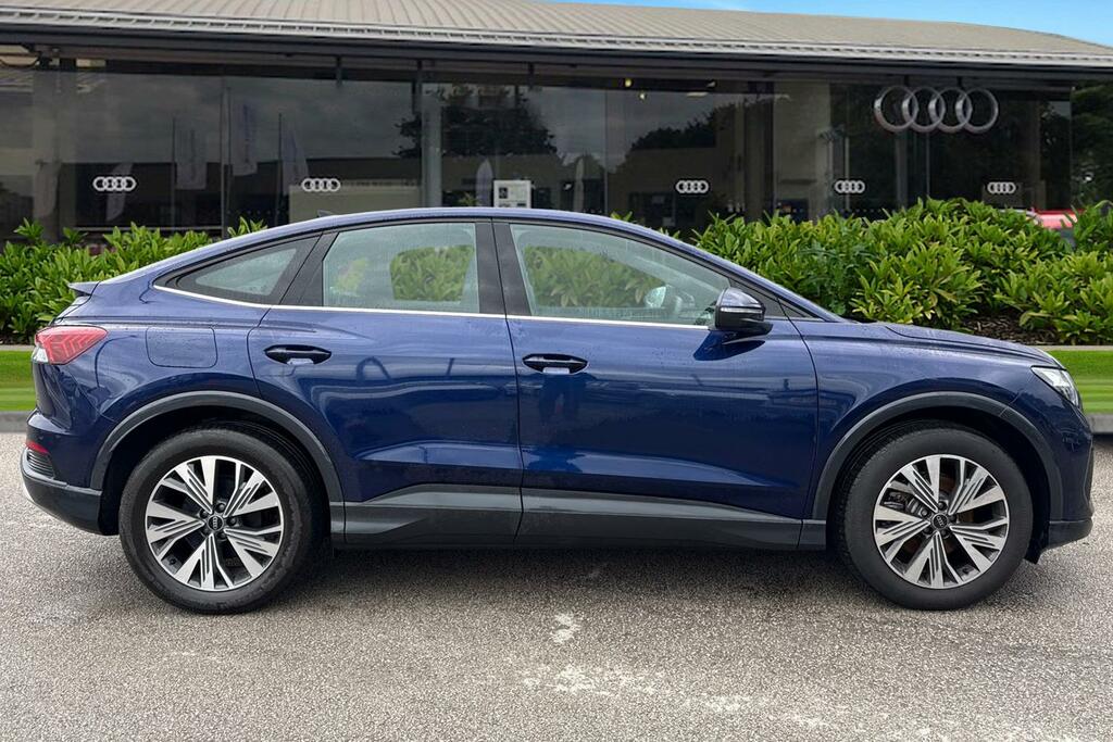 Audi Q4 E Tron Q4 Sportback Sport 35 E-tron 125,00 Kw PK75DYW Blue #3