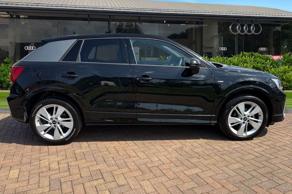 Audi Q2 S Line 35 Tfsi 150 Ps S Tronic OW75CJV Black #3