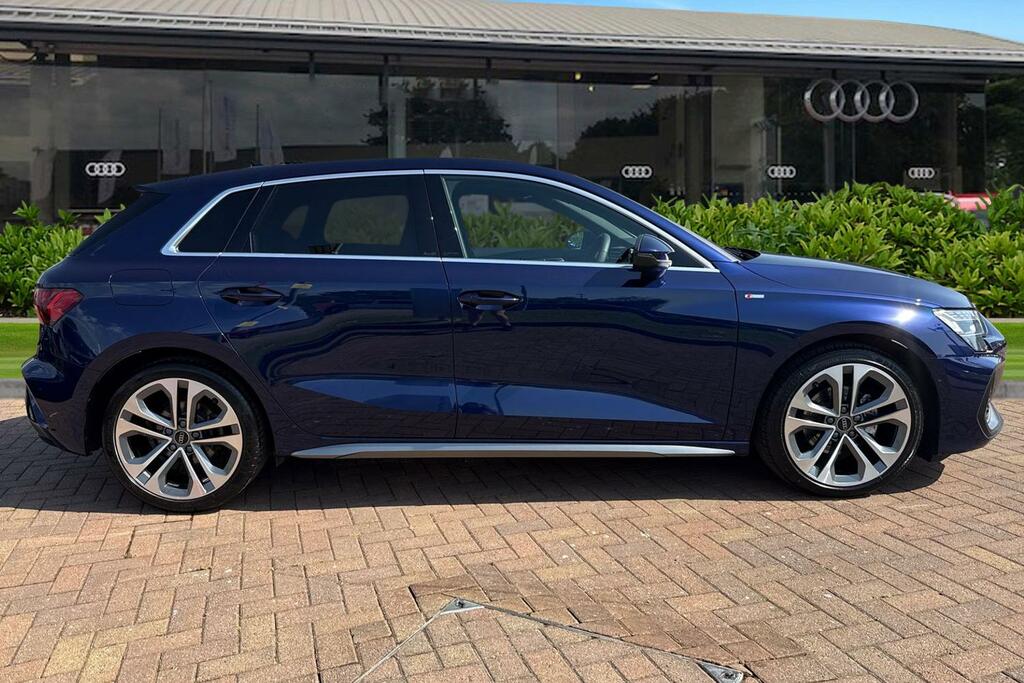 Audi A3 S Line 35 Tfsi 150 Ps S Tronic KN75RJJ Blue #3
